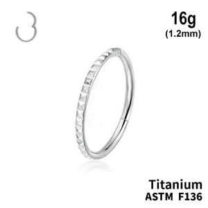 Кільце клікер з тисненням по кромці 16g (1.2мм) ТИТАН